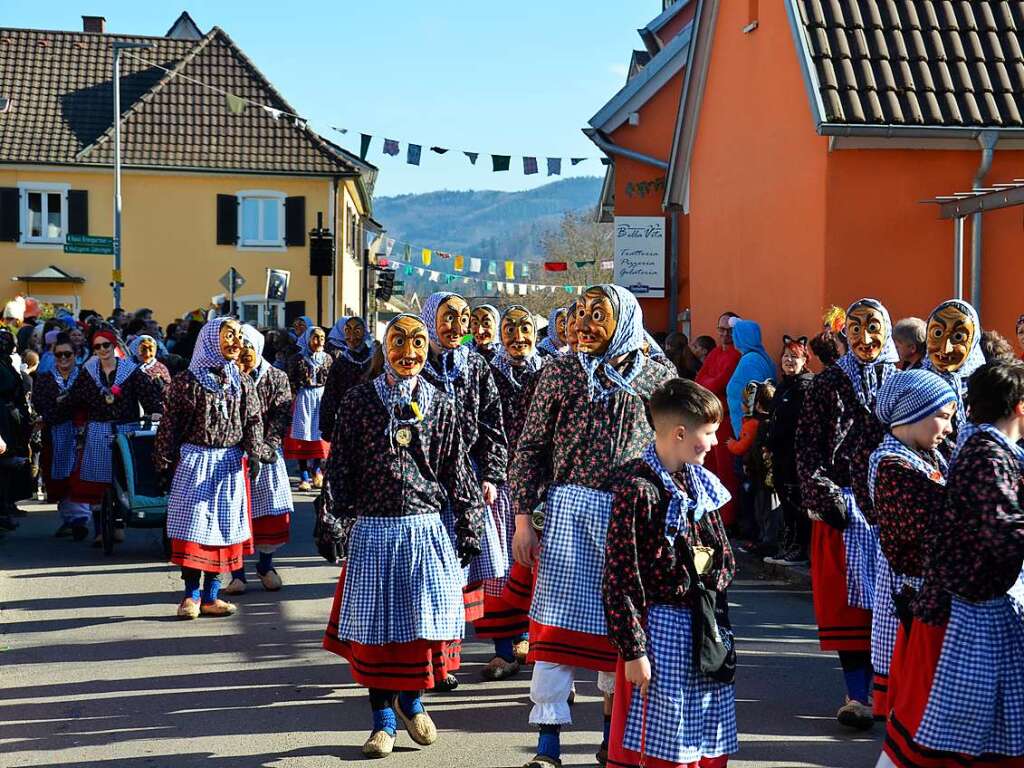 1000 Hstrger und 47 Gruppen waren beim Umzug der lberggeister Ehrenstetten am Rosenmontag dabei.