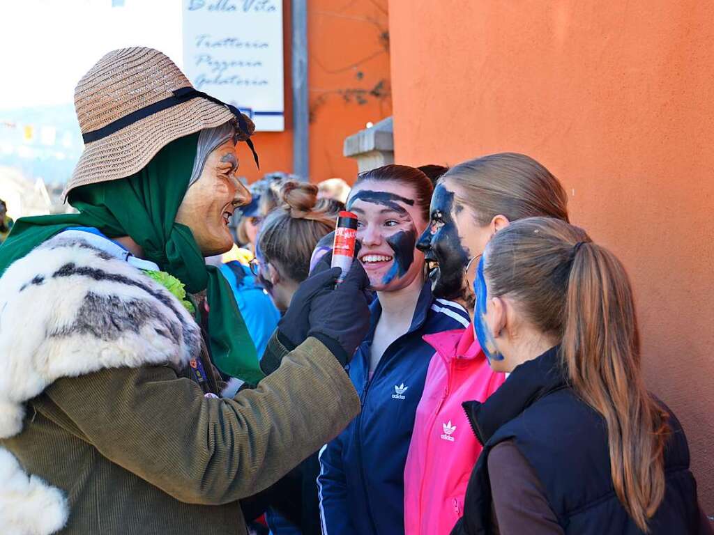 1000 Hstrger und 47 Gruppen waren beim Umzug der lberggeister Ehrenstetten am Rosenmontag dabei.