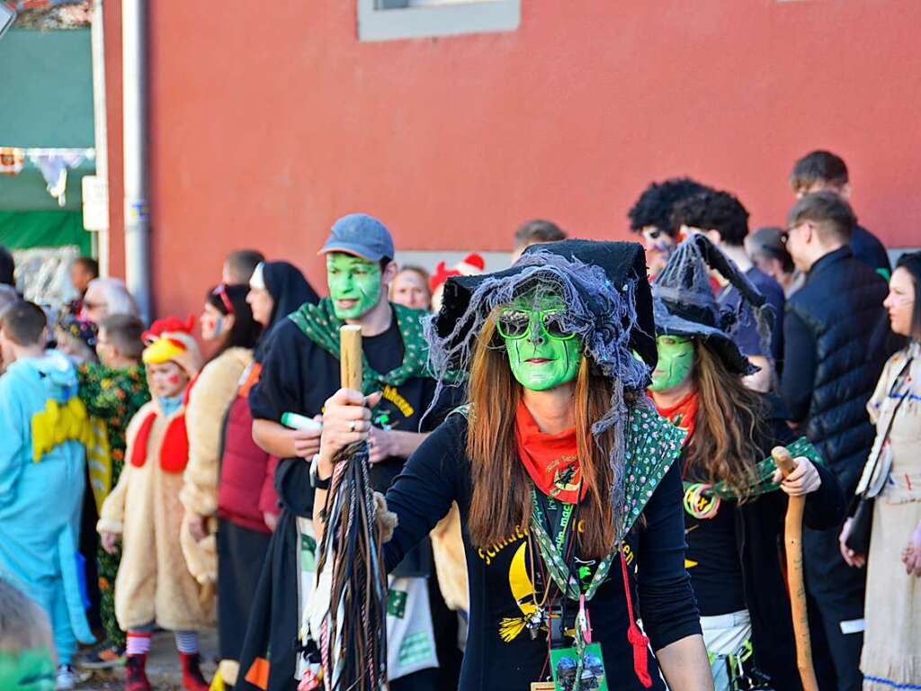 1000 Hstrger und 47 Gruppen waren beim Umzug der lberggeister Ehrenstetten am Rosenmontag dabei.