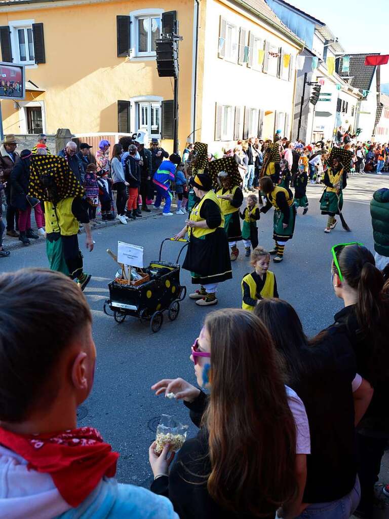 1000 Hstrger und 47 Gruppen waren beim Umzug der lberggeister Ehrenstetten am Rosenmontag dabei.