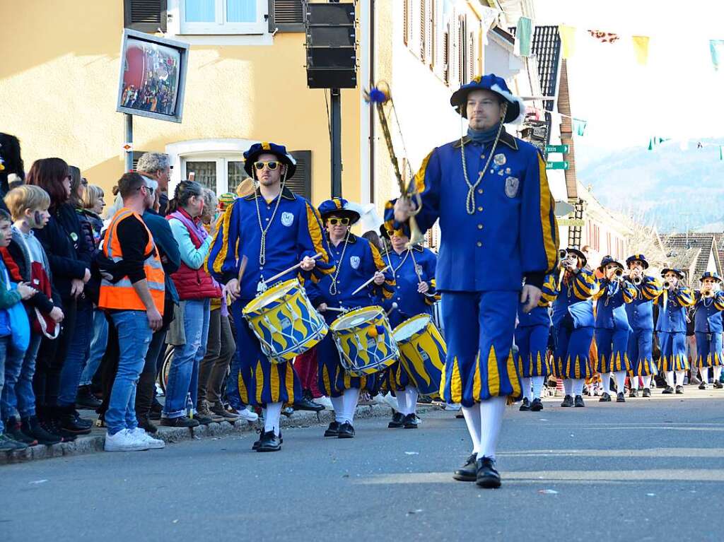 1000 Hstrger und 47 Gruppen waren beim Umzug der lberggeister Ehrenstetten am Rosenmontag dabei.