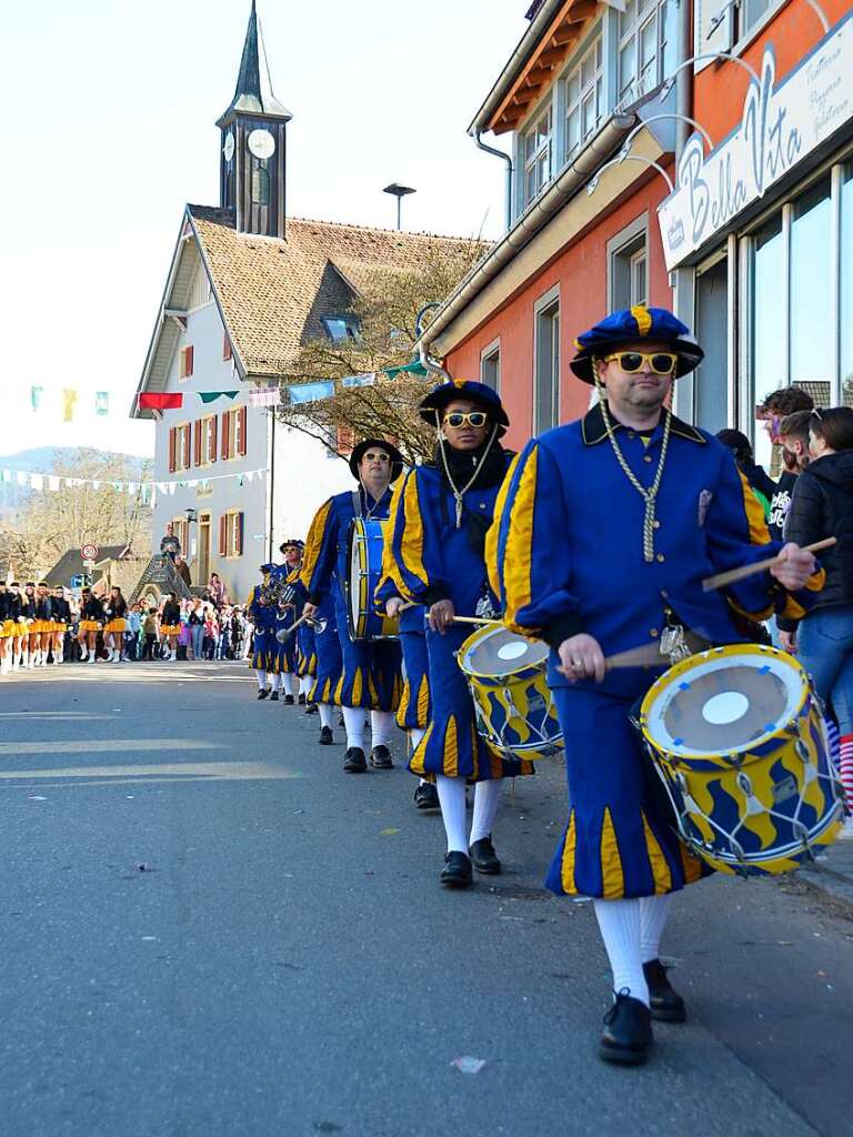 1000 Hstrger und 47 Gruppen waren beim Umzug der lberggeister Ehrenstetten am Rosenmontag dabei.