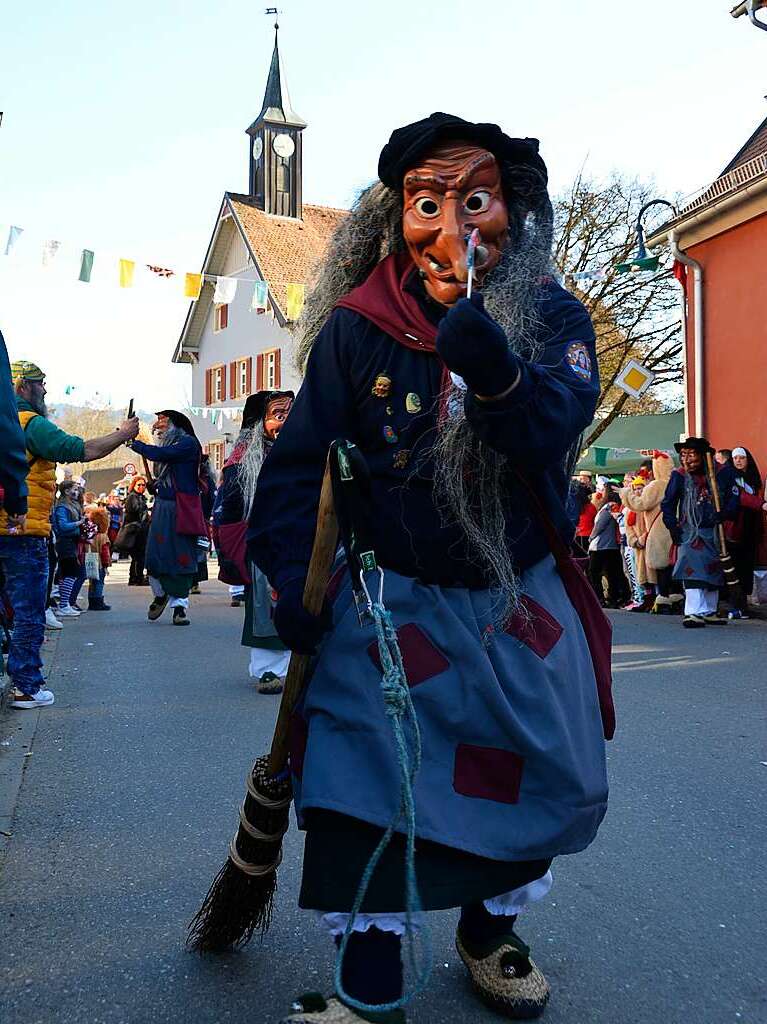 1000 Hstrger und 47 Gruppen waren beim Umzug der lberggeister Ehrenstetten am Rosenmontag dabei.