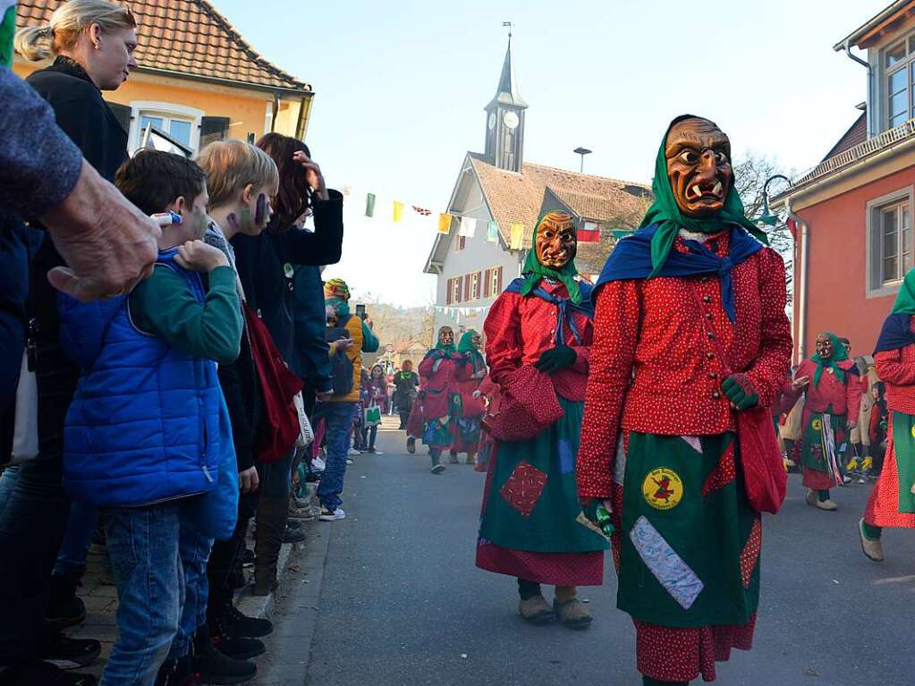 1000 Hstrger und 47 Gruppen waren beim Umzug der lberggeister Ehrenstetten am Rosenmontag dabei.