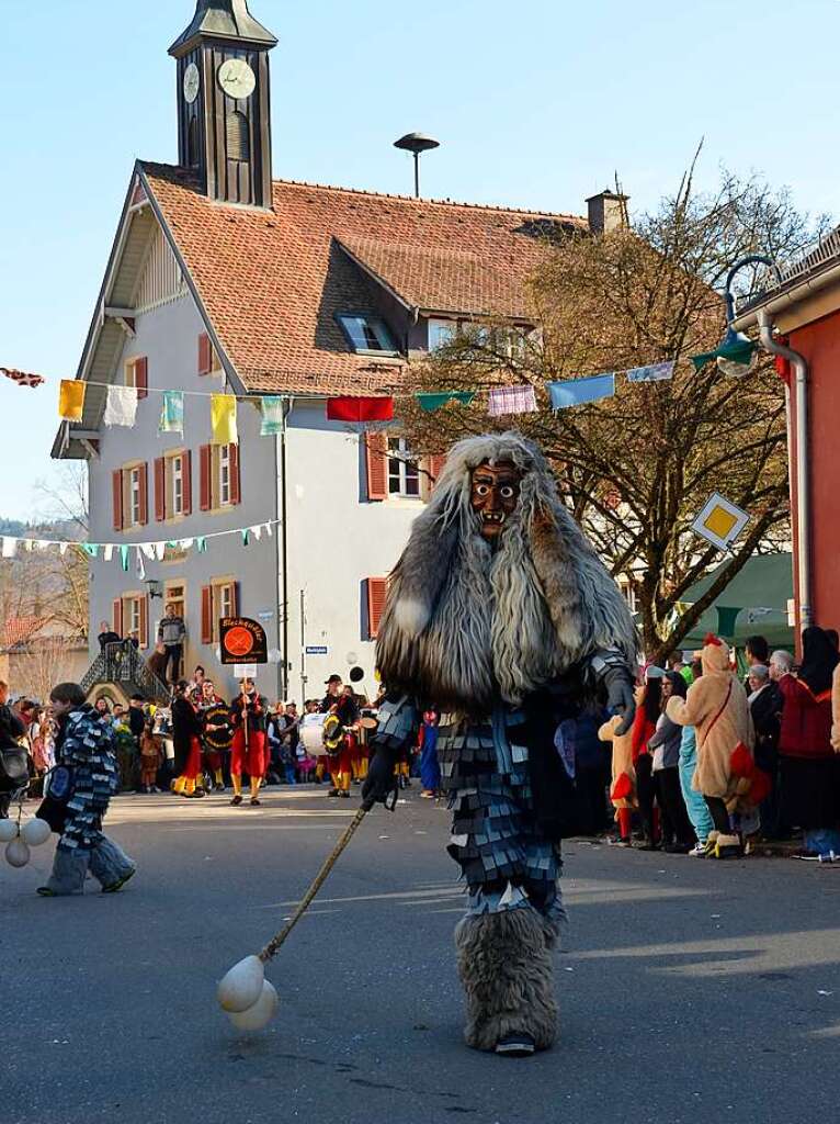 1000 Hstrger und 47 Gruppen waren beim Umzug der lberggeister Ehrenstetten am Rosenmontag dabei.