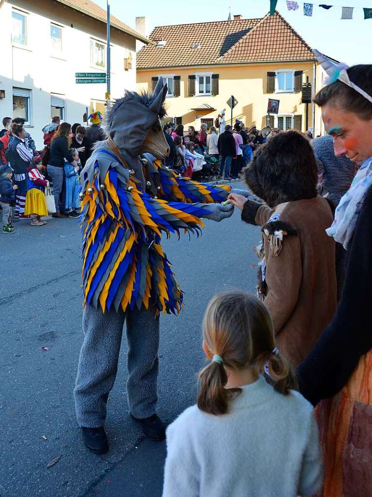 1000 Hstrger und 47 Gruppen waren beim Umzug der lberggeister Ehrenstetten am Rosenmontag dabei.