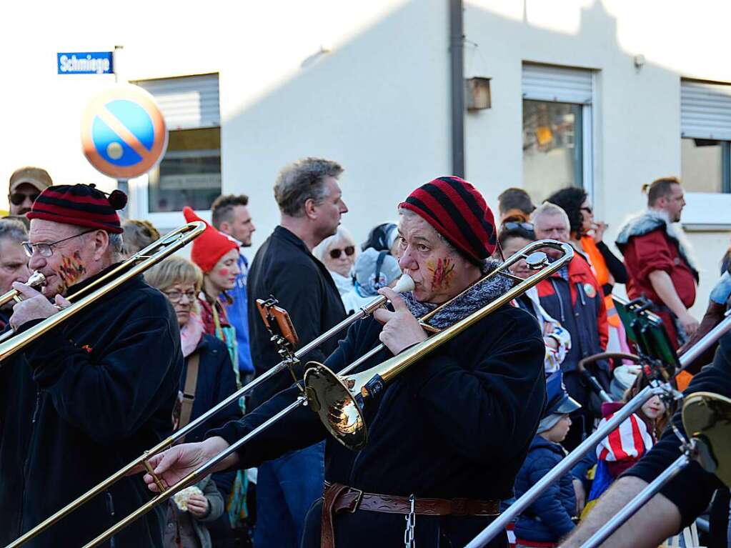 1000 Hstrger und 47 Gruppen waren beim Umzug der lberggeister Ehrenstetten am Rosenmontag dabei.