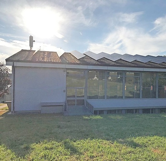 Die Solaranlage auf der Mhlinhalle soll ertchtigt werden.  | Foto: Gabriele Hennicke