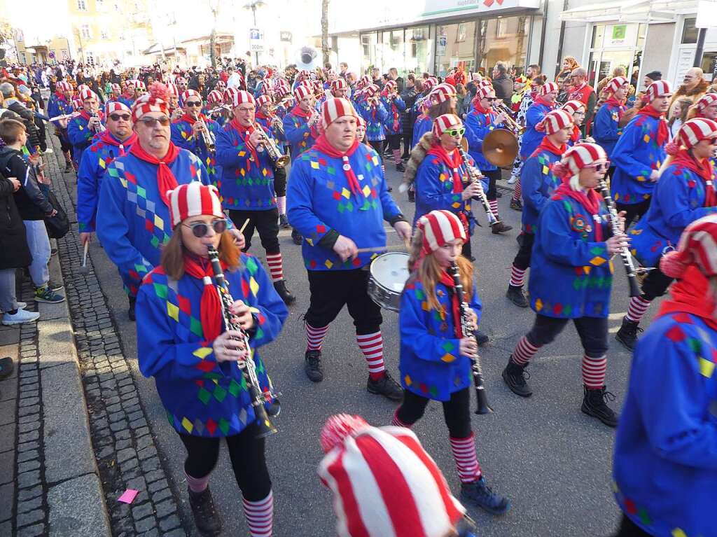 Hser, Musiken und Hexen: Eindrcke vom Fasnetmendig<?TrFug?>
umzug in Neustadt. So viel Publikum wie lange nicht mehr.