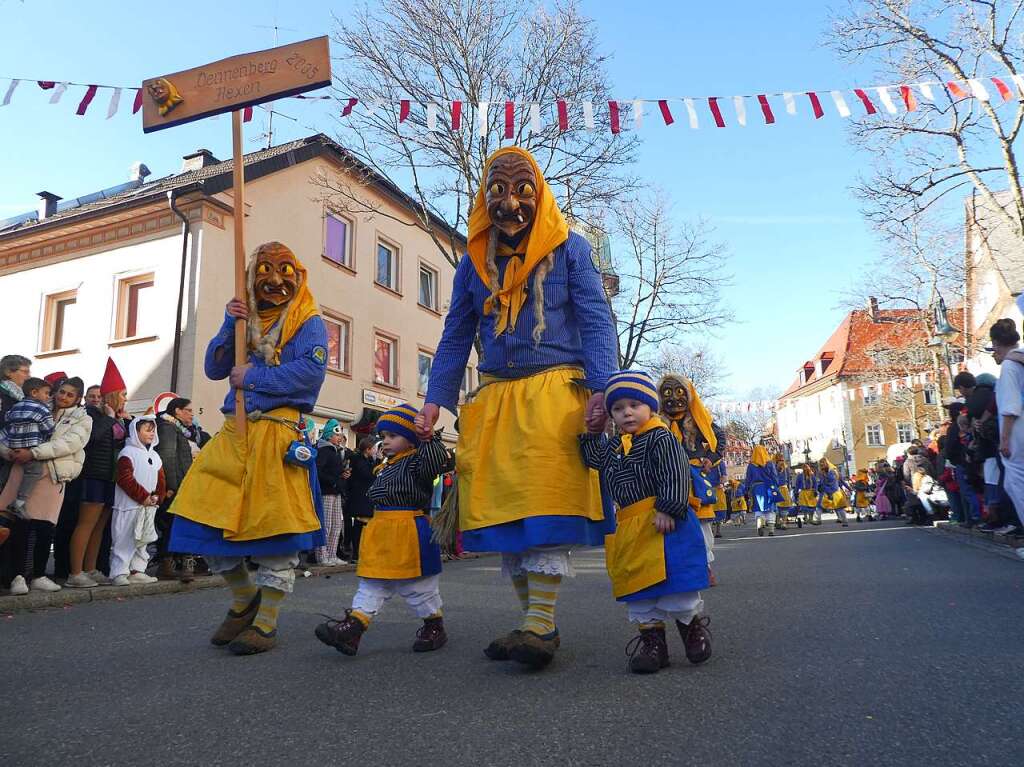 Hser, Musiken und Hexen: Eindrcke vom Fasnetmendig<?TrFug?>
umzug in Neustadt. So viel Publikum wie lange nicht mehr.