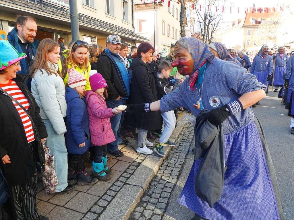 Hser, Musiken und Hexen: Eindrcke vom Fasnetmendig<?TrFug?>
umzug in Neustadt. So viel Publikum wie lange nicht mehr.