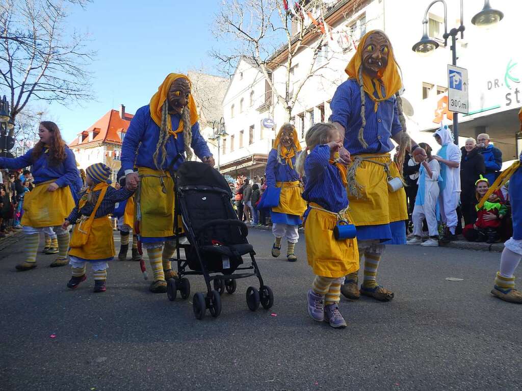 Hser, Musiken und Hexen: Eindrcke vom Fasnetmendig<?TrFug?>
umzug in Neustadt. So viel Publikum wie lange nicht mehr.