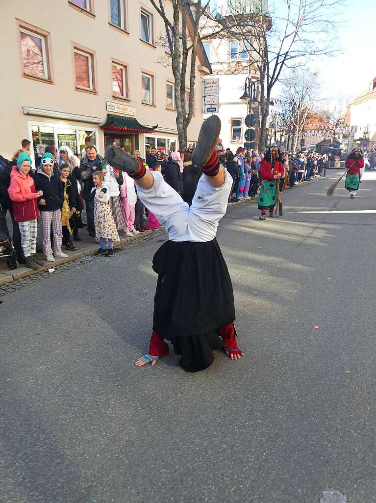 Hser, Musiken und Hexen: Eindrcke vom Fasnetmendig<?TrFug?>
umzug in Neustadt. So viel Publikum wie lange nicht mehr.