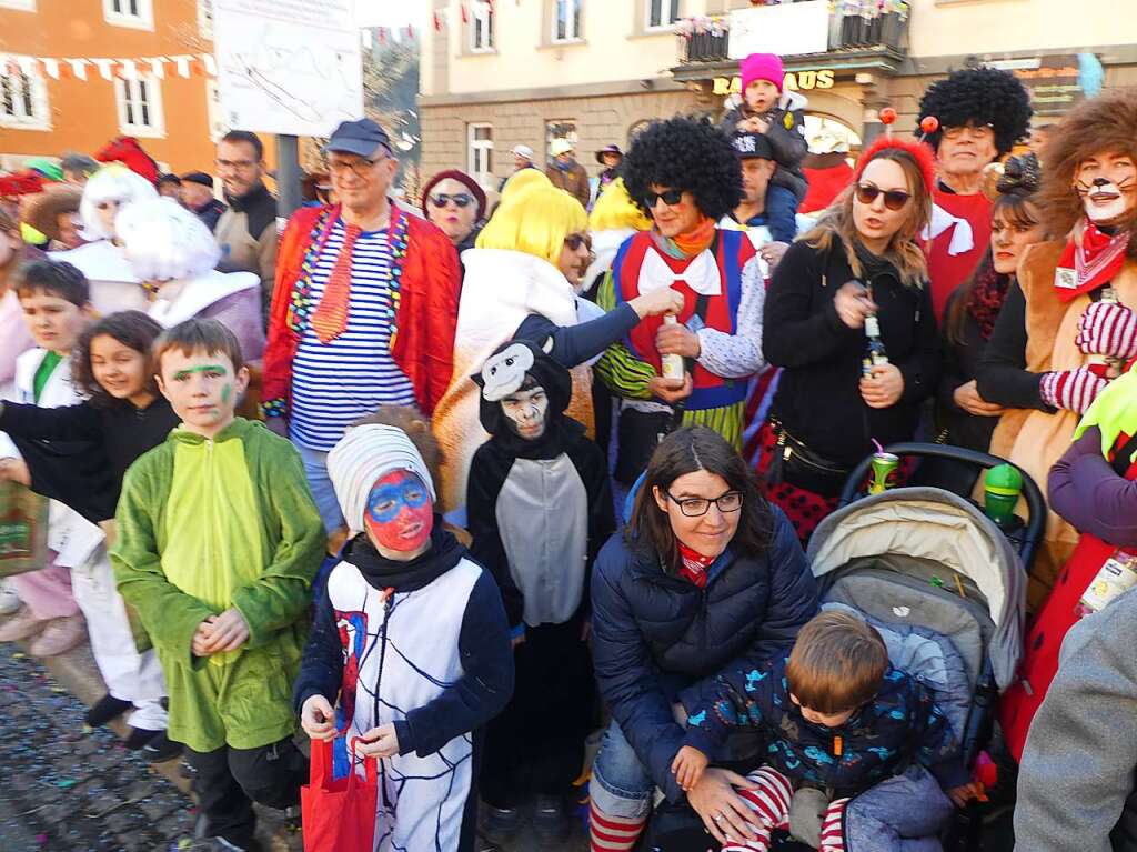 Hser, Musiken und Hexen: Eindrcke vom Fasnetmendig<?TrFug?>
umzug in Neustadt. So viel Publikum wie lange nicht mehr.