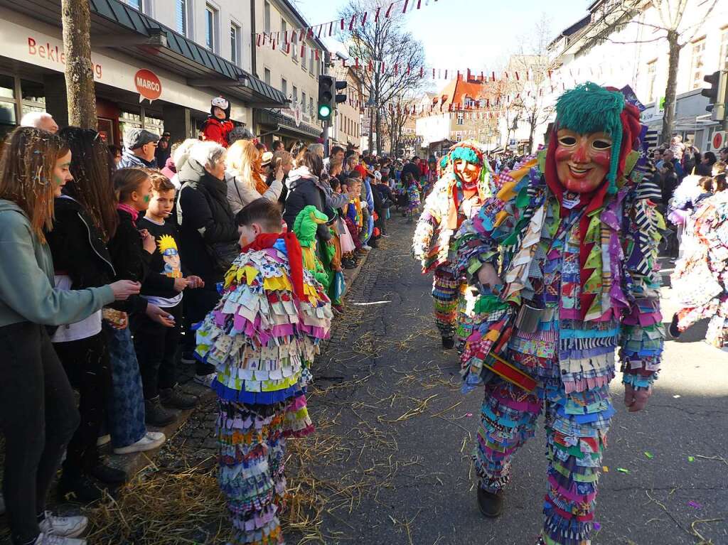 Hser, Musiken und Hexen: Eindrcke vom Fasnetmendig<?TrFug?>
umzug in Neustadt. So viel Publikum wie lange nicht mehr.