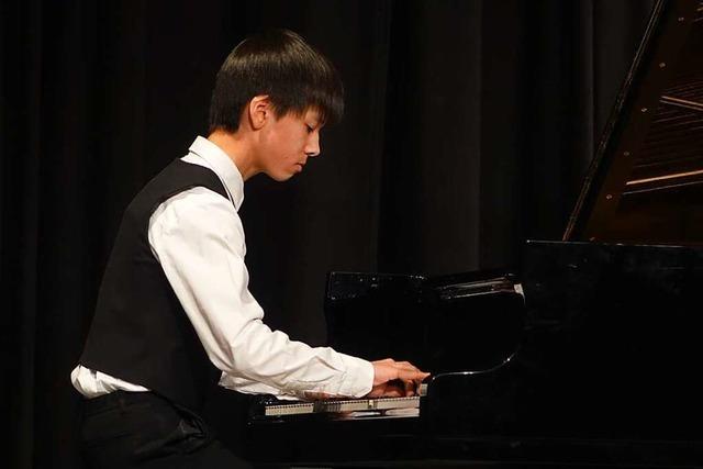 In der Lörracher Musikschule überzeugen junge Könner am Klavier und an der Klarinette