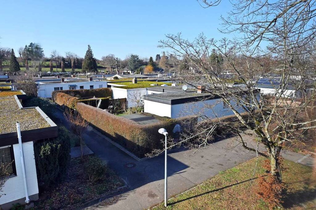 Etliche der Bungalows in Landwasser ha...me mit dem hoch stehenden Grundwasser.  | Foto: Thomas Kunz