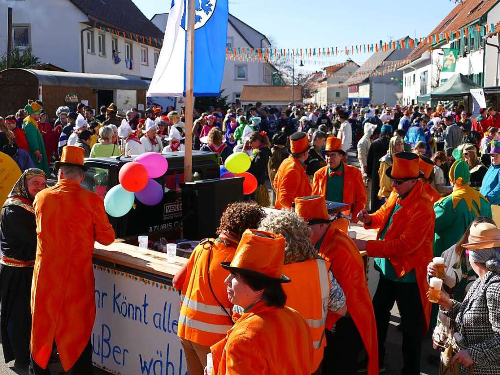 Hoch her geht es beim Ewattinger Umzug.