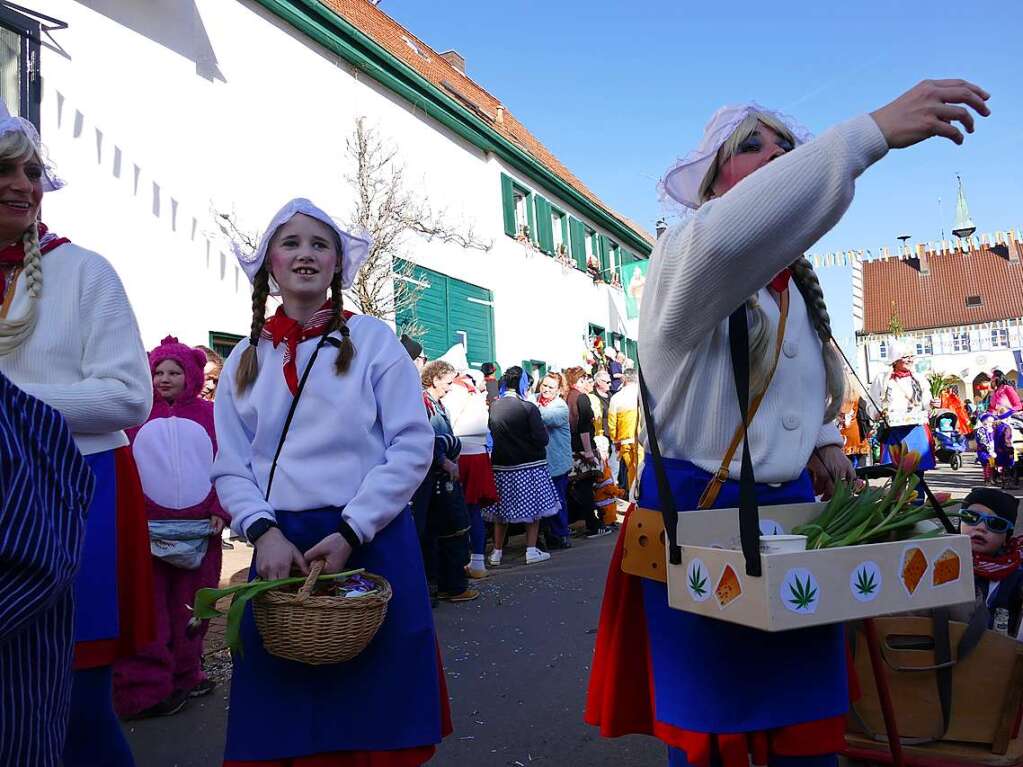 Hoch her geht es beim Ewattinger Umzug.