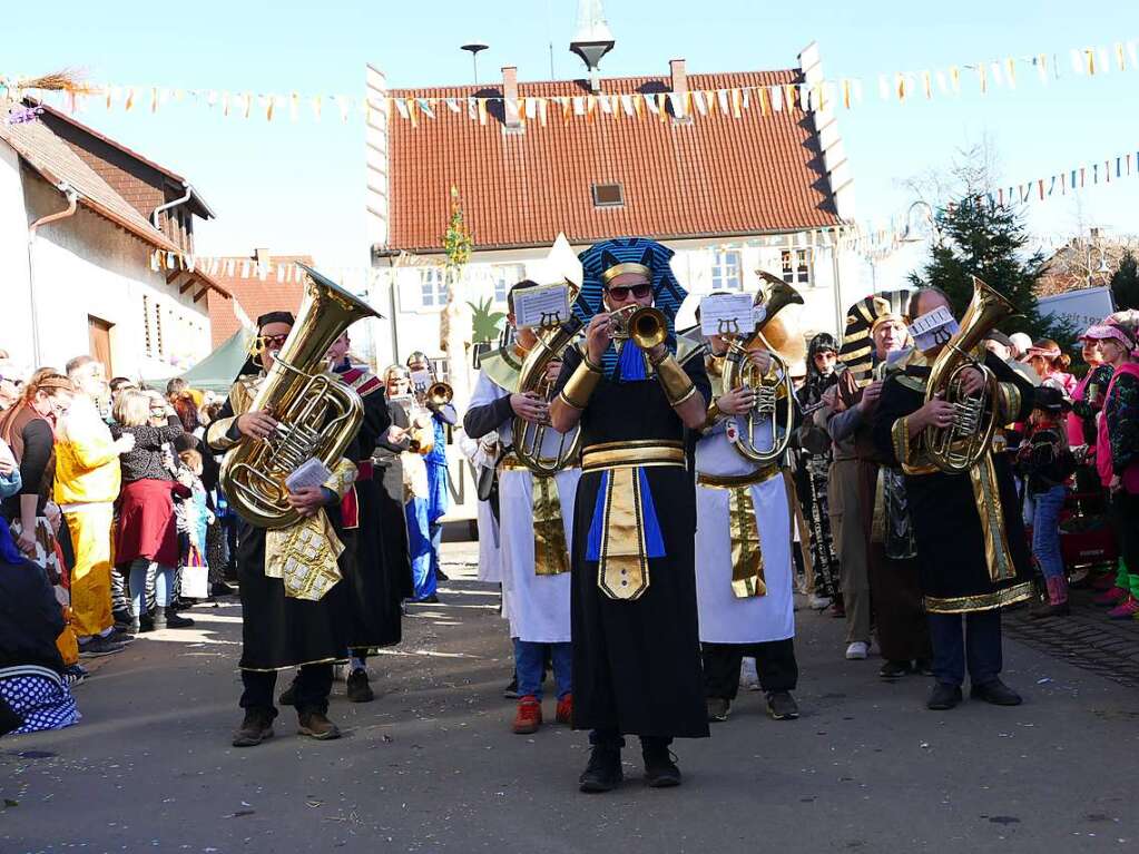 Hoch her geht es beim Ewattinger Umzug.