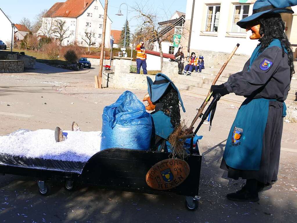 Hoch her geht es beim Ewattinger Umzug.