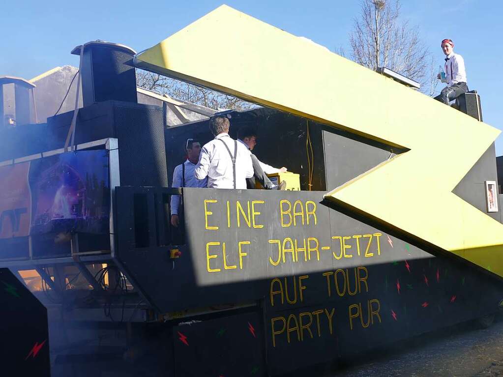 Hoch her geht es beim Ewattinger Umzug.