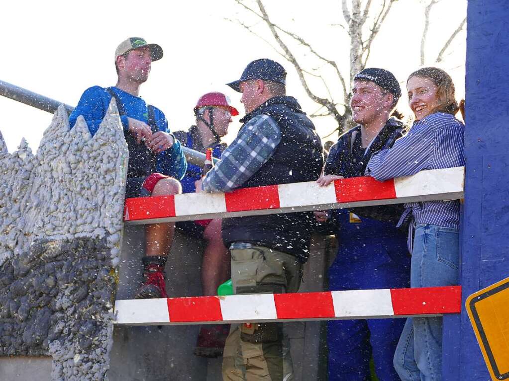 Hoch her geht es beim Ewattinger Umzug.