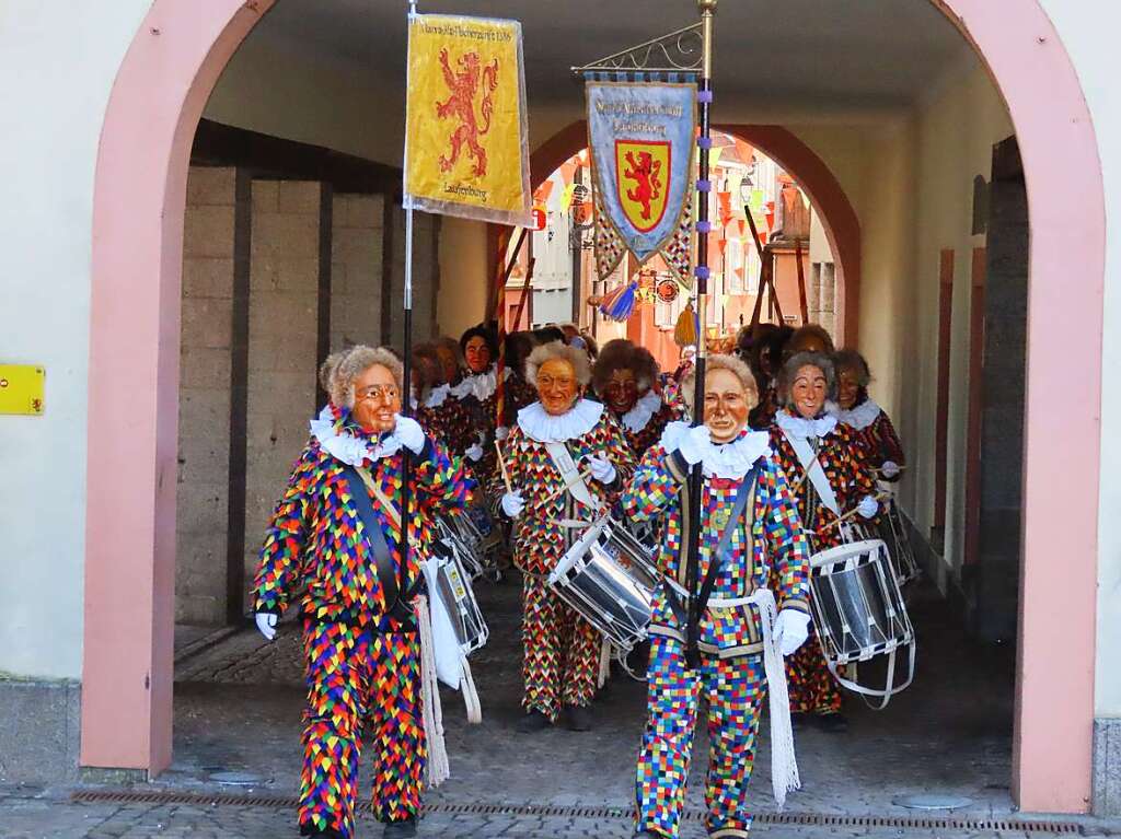 Hoch her ging es am Dienstagnachmittag beim Marsch der Narronen und dem traditionellen Narrolaufen in Laufenburg.