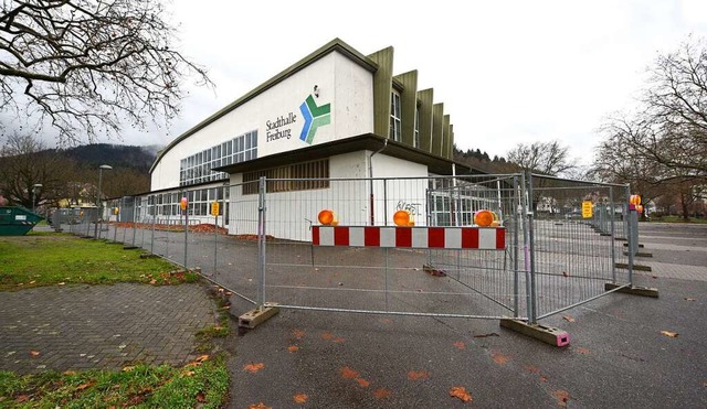 Anfang Mrz drfen die jeweiligen Besi...heitsvorkehrungen aus der Halle holen.  | Foto: Rita Eggstein