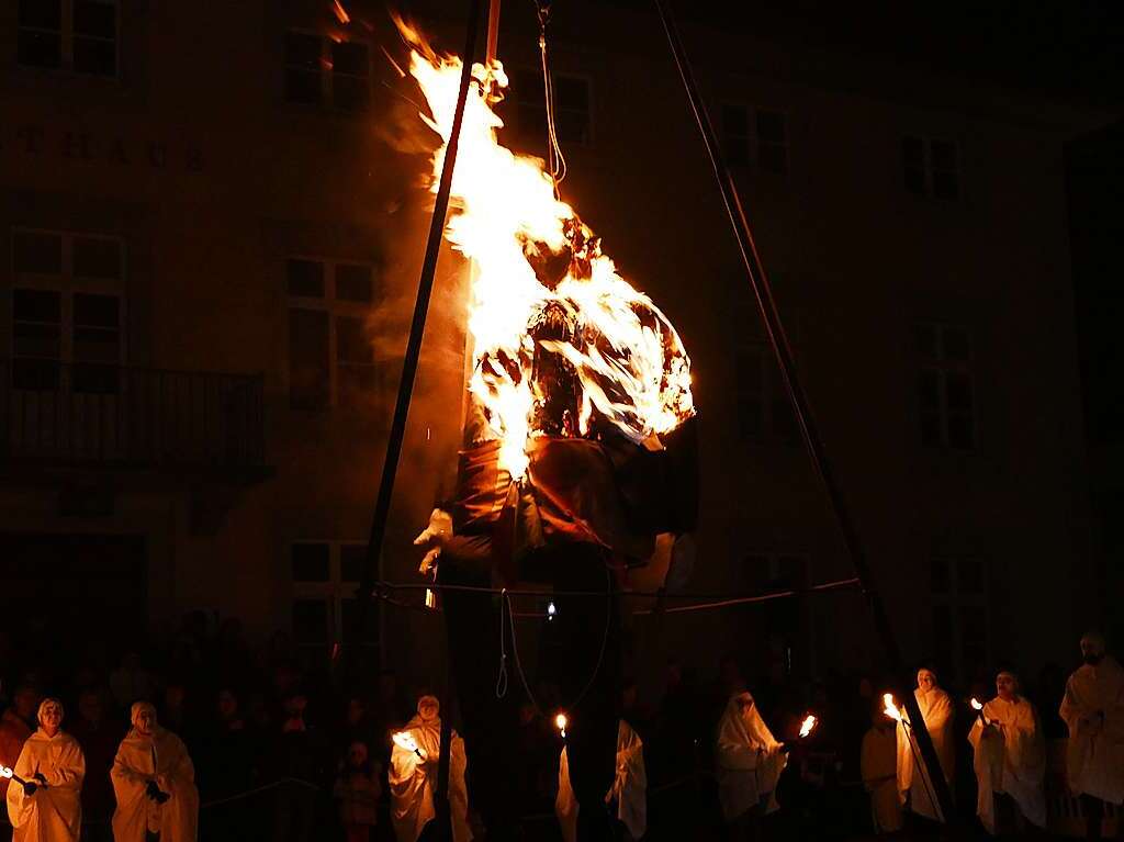 Der Bg brennt, die Fasnacht ist vorbei.