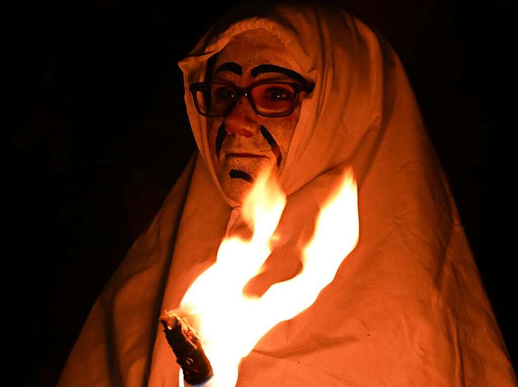 Hler-Umzug mit Bg-Verbrennung – Abschied einer gelungenen Fasnacht