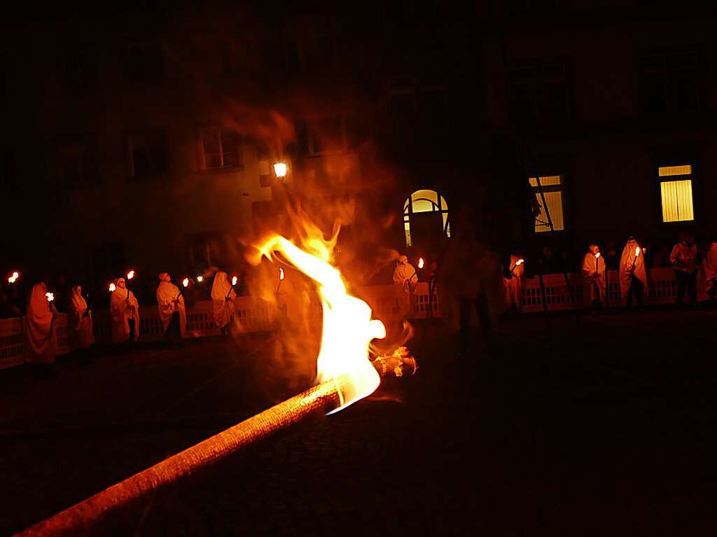 Hler-Umzug mit Bg-Verbrennung – Abschied einer gelungenen Fasnacht