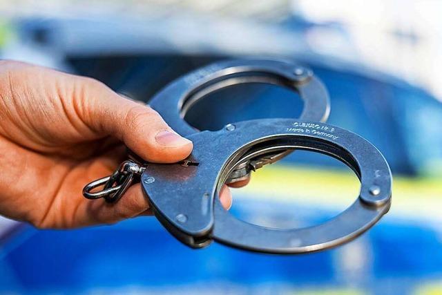 Polizei nimmt mutmalichen Handyruber in Lrrach fest