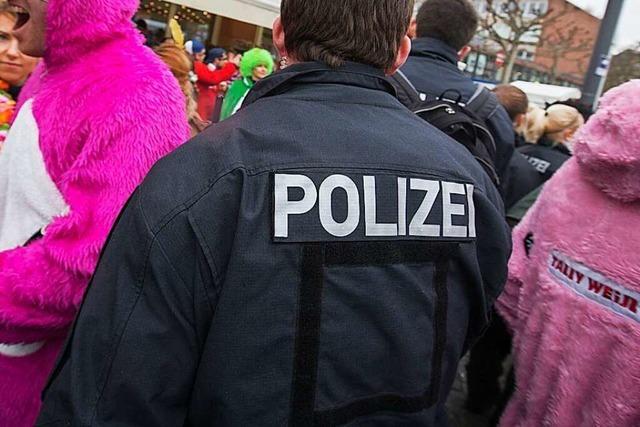 Ein 43-Jähriger greift in Kappel-Grafenhausen Polizisten an und beleidigt sie
