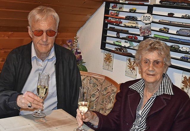 Erich und Maria Kaiser feiern diamantene Hochzeit.   | Foto: Roland Vitt