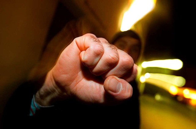 Die Polizei sucht Zeugen eines gewalts...alls am Bahnhof Mllheim (Symbolbild).  | Foto: A3542 Karl-Josef Hildenbrand