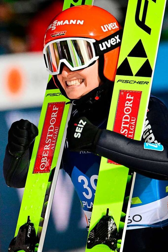 Freut sich riesig: Katharina Althaus  | Foto: JURE MAKOVEC (AFP)