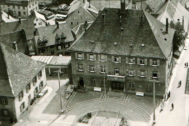 Vom  Mnsterturm herab  wurde  um 1914...upteingang gab es damals noch nicht.    | Foto: Archiv Roland Weis