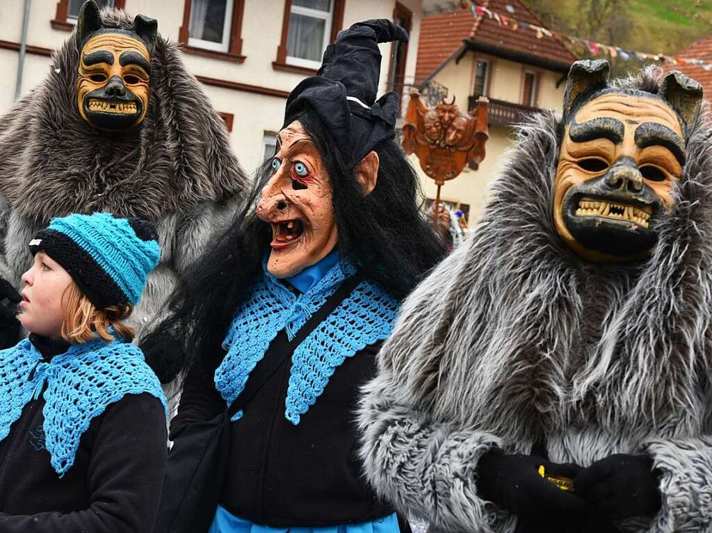 Mehr als 500 Teilnehmer waren beim Buurefasnachtsumzug in Neuenweg dabei.