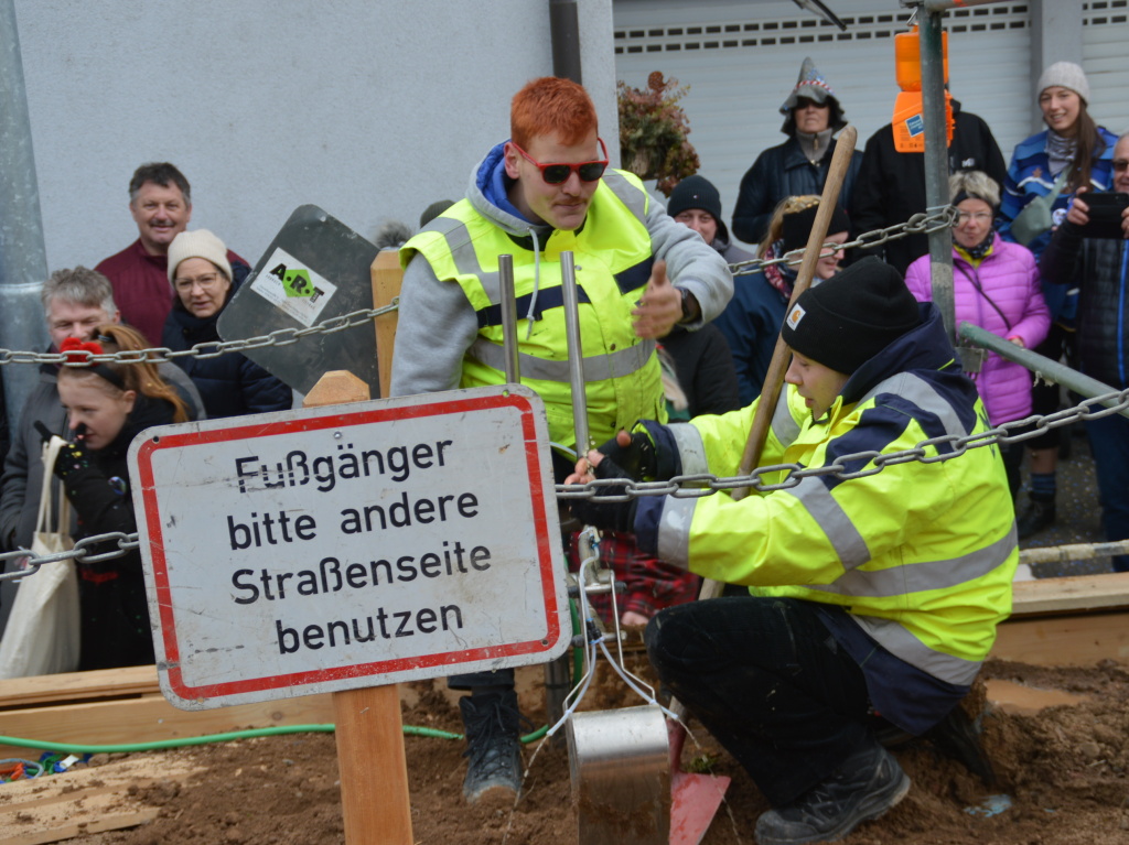 In Wiechs gab es originelle Kostme und Wagen zu sehen.