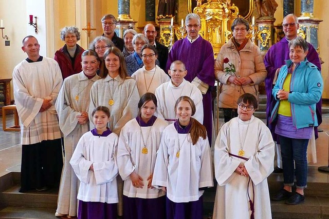 Diakon Klaus Heuberger (Mitte hinten) ...Abschied aus dem aktiven Kirchendienst  | Foto: Beate Zehnle-Lehmann