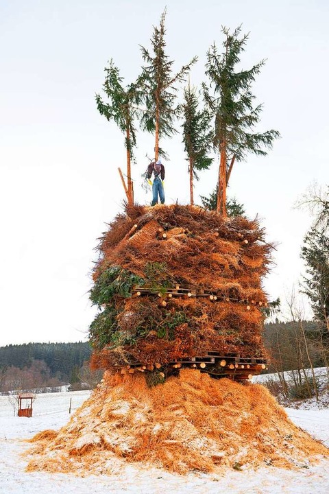 Im Hinterdorf in Gndelwangen wurde ein prchtiger Funken errichtet.  | Foto: Wolfgang Scheu