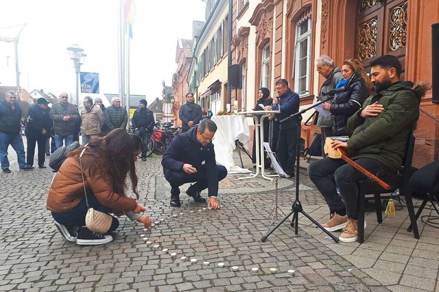 Anteilnahme: Mit einer Solidarittskun...n Offenburg der Erdbebenopfer gedacht.  | Foto: Barbara Puppe