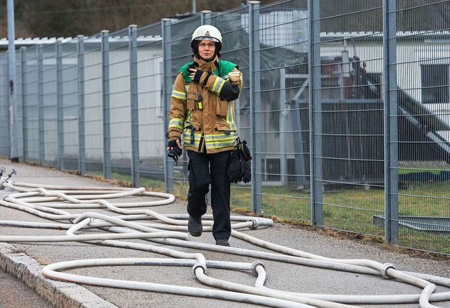 Julia Kollmer bei einem Einsatz der Freiwilligen Feuerwehr vor ein paar Jahren  | Foto: Patrick Seeger (Stadt Freiburg)