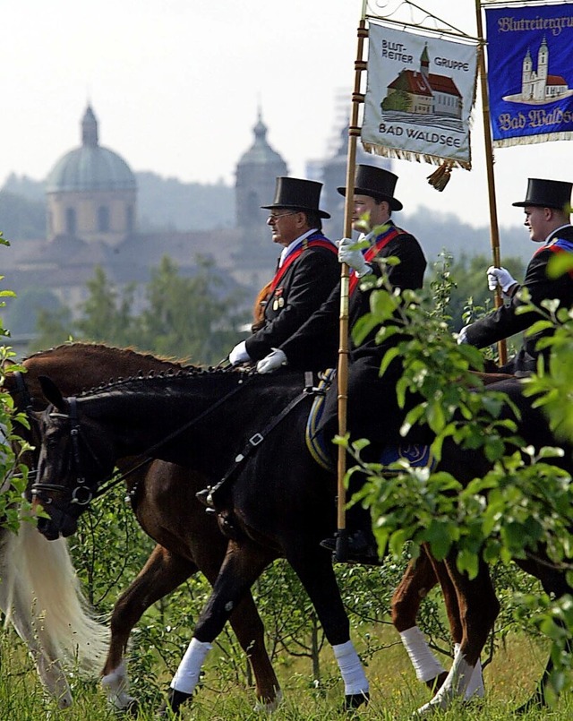 Tradition seit dem 16. Jahrhundert: Der Blutritt in Weingarten  | Foto: dpa