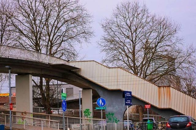 Die Fußgängerbrücke am Bahnhof Orschweier muss dringend saniert werden