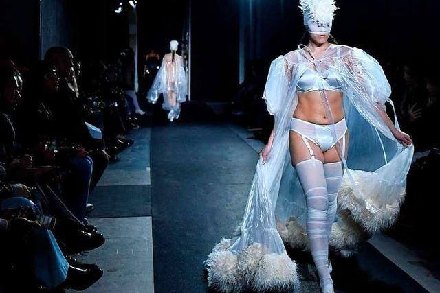 Fotos: Auf der Pariser Fashion Week ist modemig schon wieder Winter