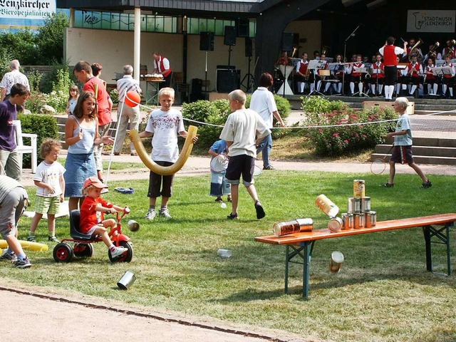 Das Lenzkircher Sommerfest fand in der... Anklang, hier eine Aufnahme von 2003.  | Foto: Sebastian Barthmes