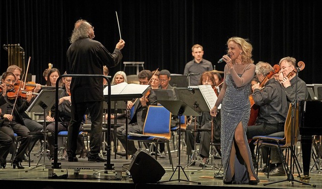 Anke Sieloff (rechts) und Bernd Ruf interpretierten Hollywood-Melodien.   | Foto: Michael Bode