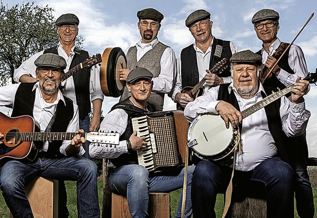 Sieben Musiker mit viel Freude an der Folk-Musik: die &#8222;Irish Boys&#8220;  | Foto: Irish Boys